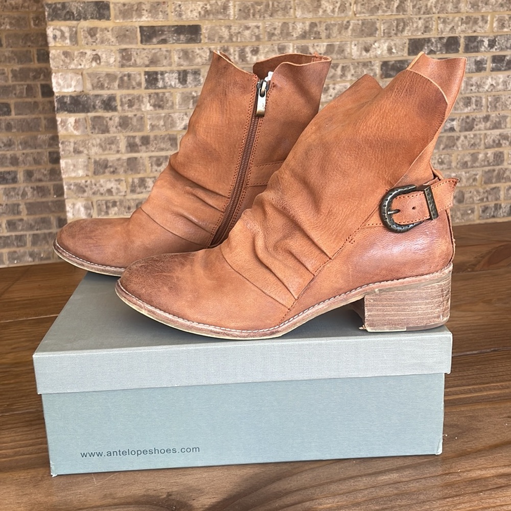 Antelope Leather slouch boots - Picture 2 of 12